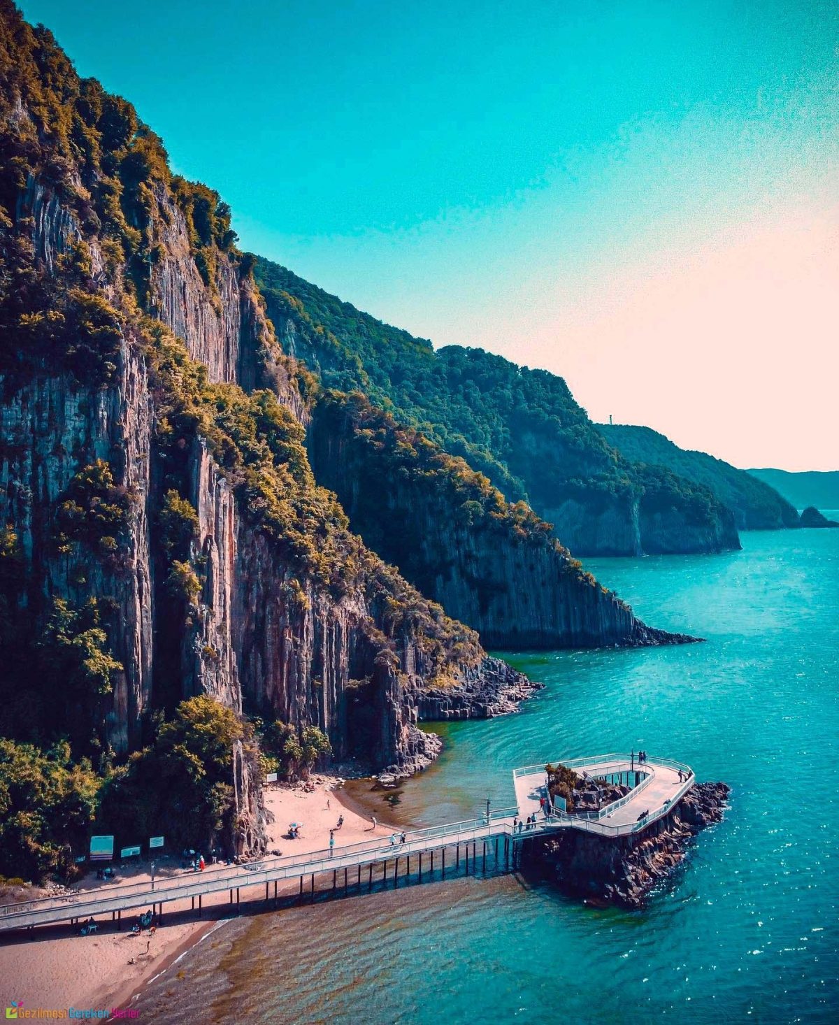 BARTIN GÜZELCEHİSAR LAV SÜTUNLARI